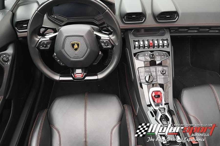 Lamborghini Huracán Coupé em Santagata Bolognese 3 Lamborghini Huracán Coupé em Santagata Bolognese - Imagem 3