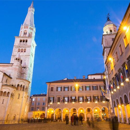 Visita de arte e de moto a Modena