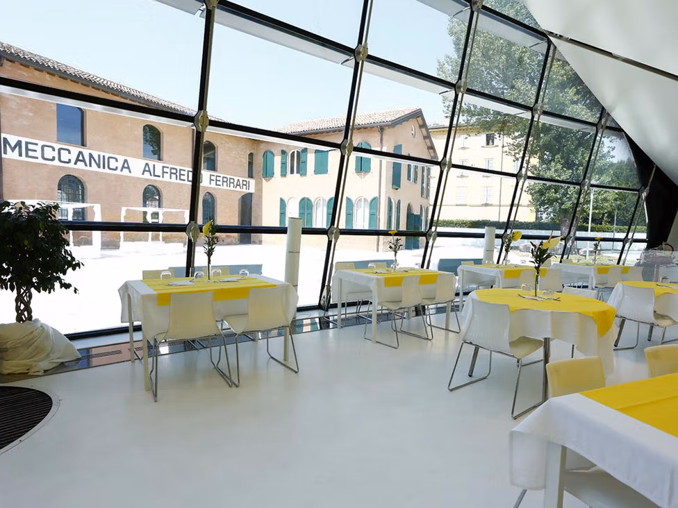 Pack Test drive Ferrari Roma + simulador de F1 + Museus 22 Pack Test drive Ferrari Roma + simulador de F1 + Museus - Imagem 22