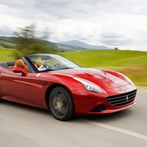 Oferece a prenda de um test-drive