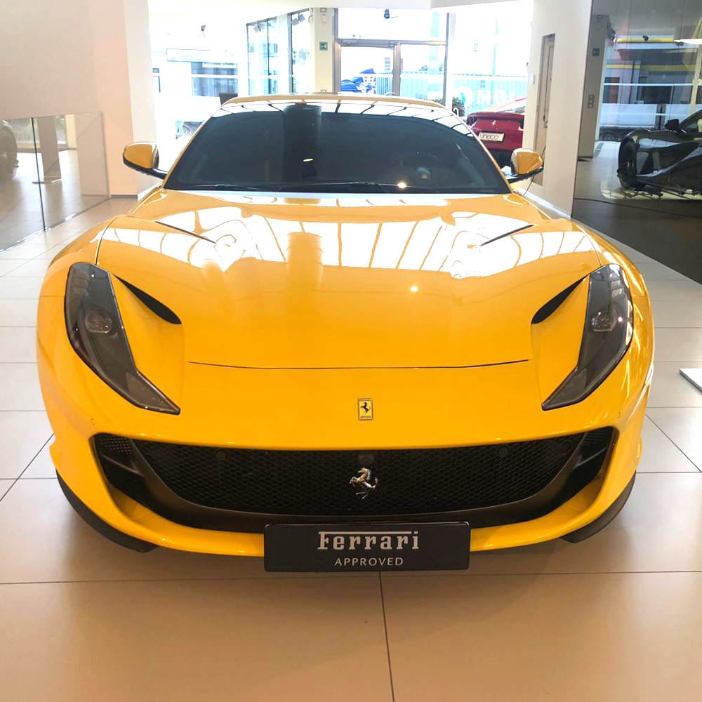 Aluga o Ferrari 812 SuperFast 8 Aluga o Ferrari 812 SuperFast - Imagem 8