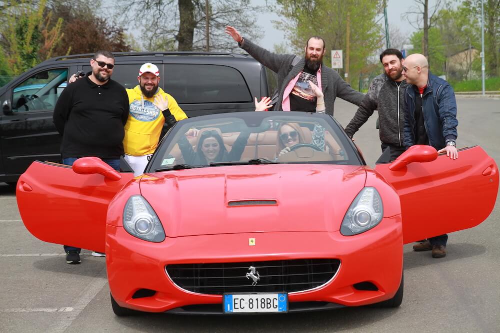 Test drive com passageiro: leva uma pessoa especial contigo 7 test drvie ferrari con amici